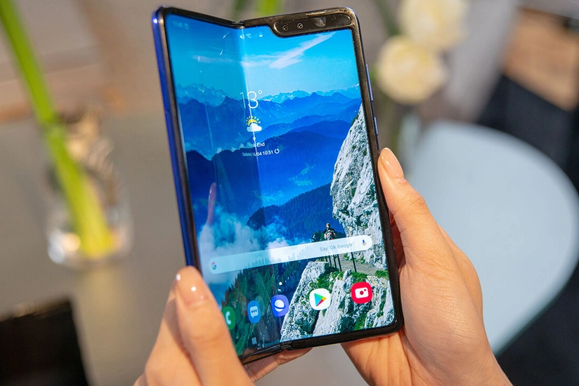 Samsung создаст смартфон с гибким экраном-гармошкой