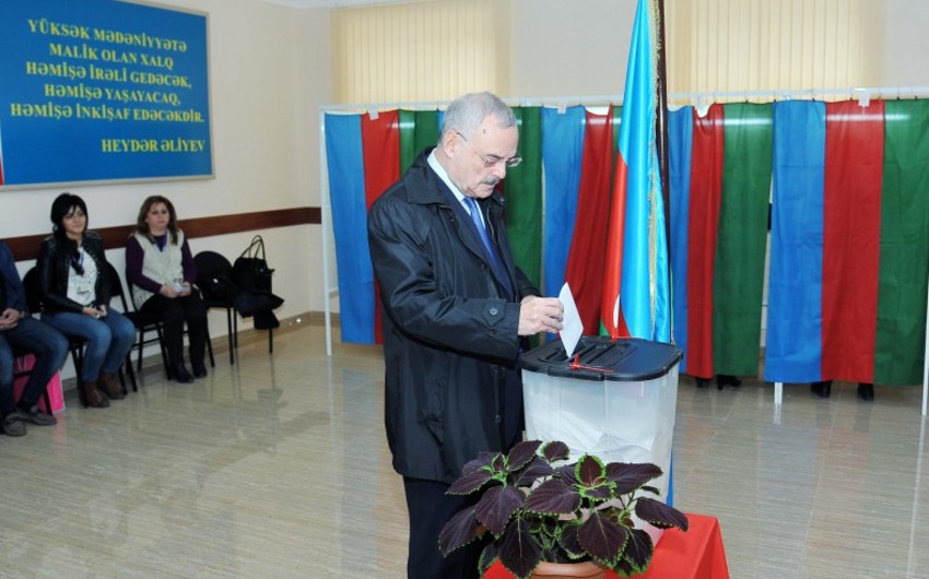 ​Baş nazir Artur Rasizadə səs verib