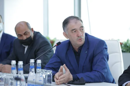 Sahil Babayev məşqçilərlə görüşüb
