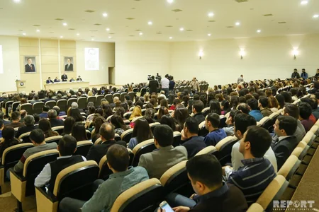 Dövlət Həkimləri Təkmilləşdirmə İnstitutunda Əziz Əliyevin 120 illik yubileyinə həsr olunan konfrans keçirilib