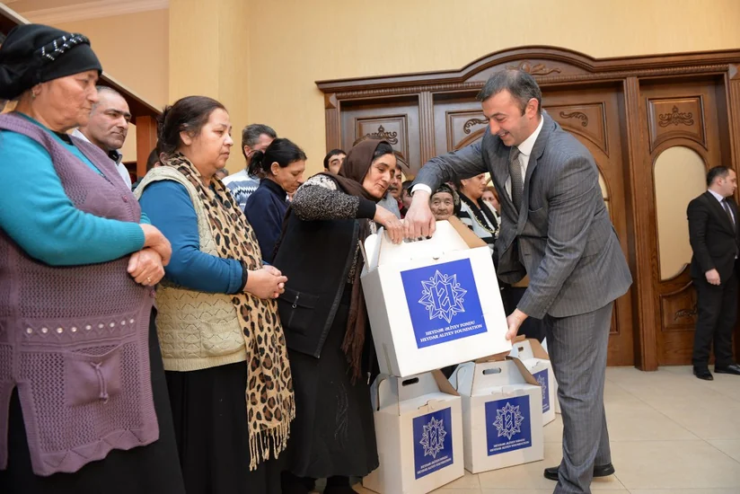 Heydər Əliyev Fondunun təşəbbüsü ilə 165 mindən çox aztəminatlı ailəyə bayram sovqatları verilir