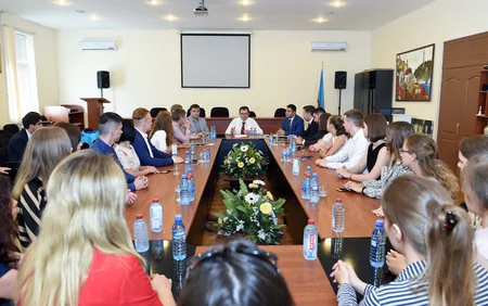 İntiqam Babayev rusiyalı gənclərlə görüşüb