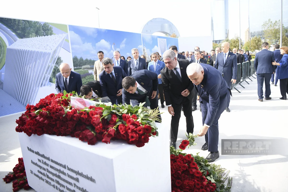 Anım Günü ilə əlaqədar Zəfər parkına ziyarət başlayıb
