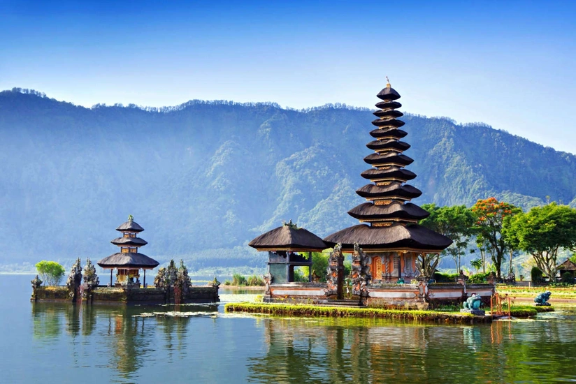 Indonesia keeps borders closed to foreign tourists