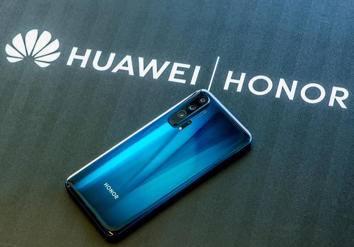 Huawei может продать часть бизнеса под брендом Honor