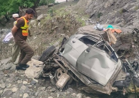 Pakistanda ağır yol qəzasında 8 nəfər ölüb
