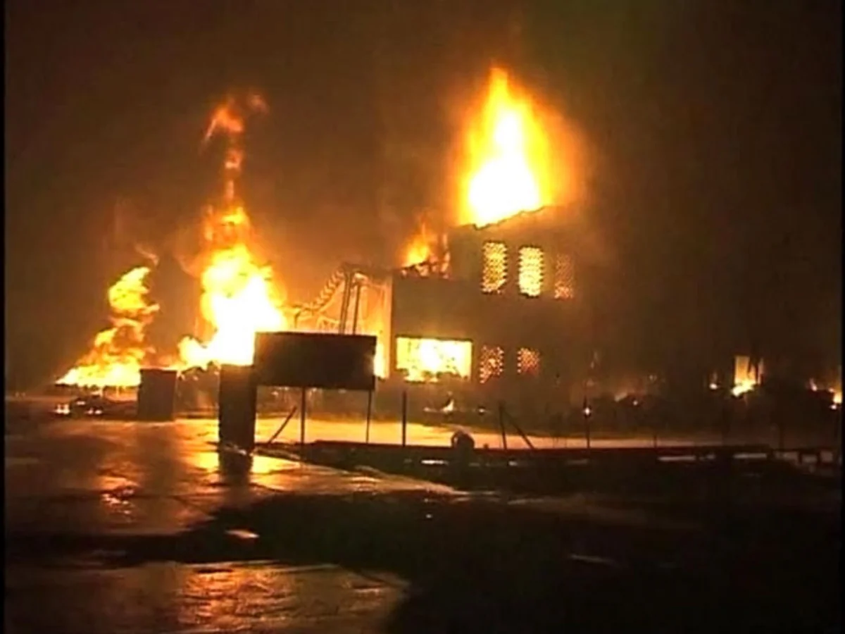 ​Nigerdə Fransanın Mədəniyyət Mərkəzi yandırılıb