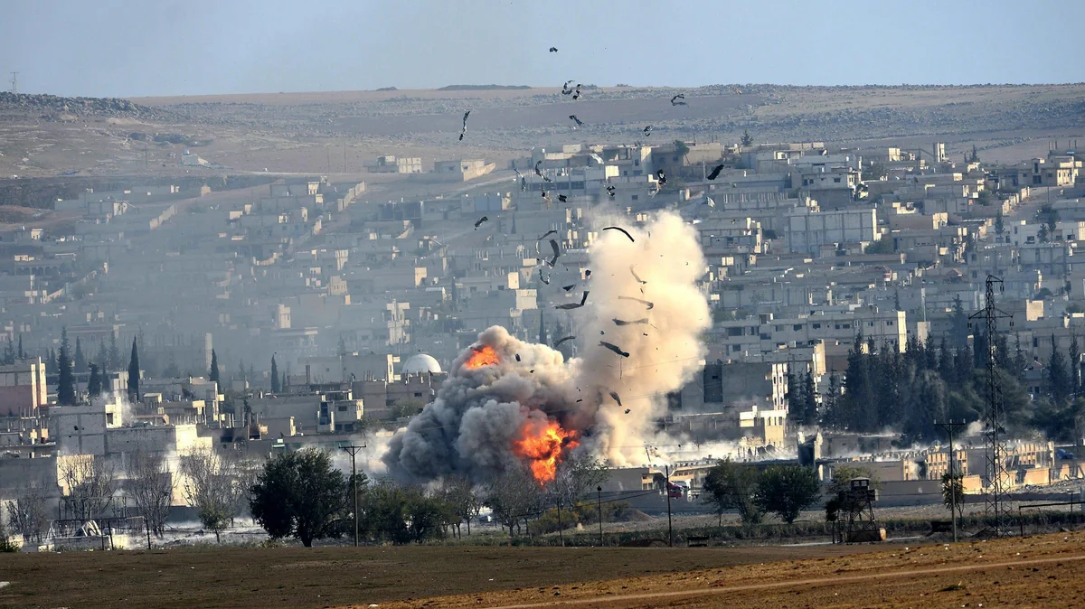 ​Fransa İraqın Mosul şəhərinə havadan zərbə endirib