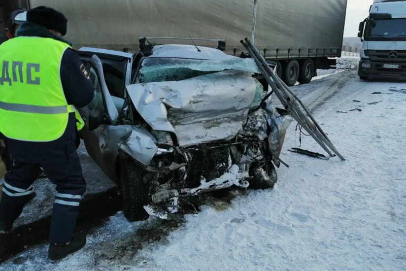 В Красноярском крае в ДТП погибла семья из пяти человек