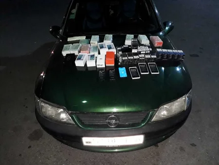Azərbaycan vətəndaşının qanunsuz yolla ölkəyə siqaret və mobil telefon gətirməsinin qarşısı alınıb