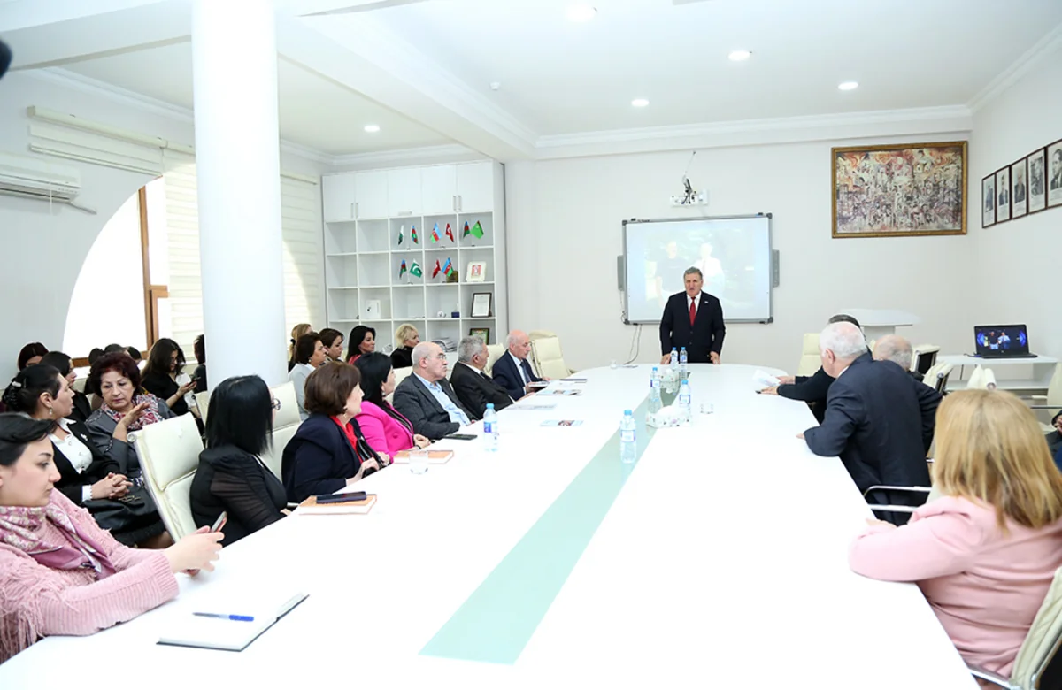AMEA-da “Heydər Əliyev və Azərbaycan ədəbi-ictimai fikri” mövzusunda elmi sessiya keçirilib