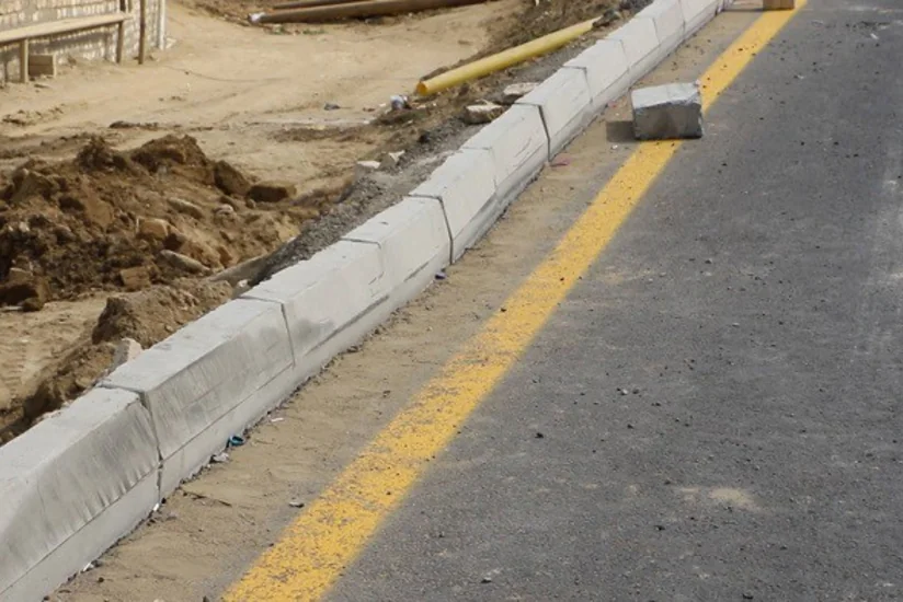 Abşeronda su borusunun partlaması yolun çökməsinə səbəb olub