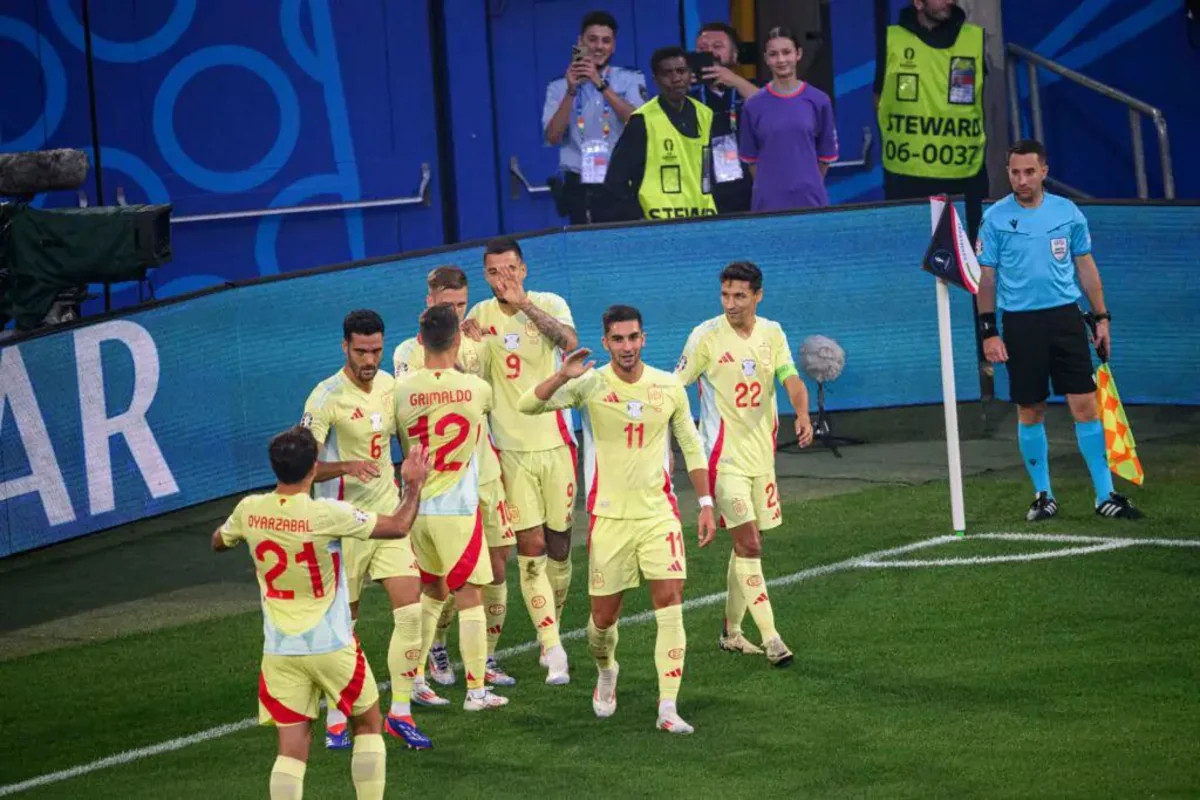 İspaniya millisi tarixi uğura imza atıb
