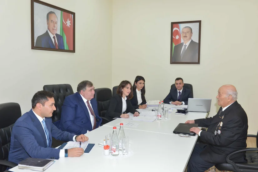 Vergilər naziri Ağdaşda vətəndaşları qəbul edib