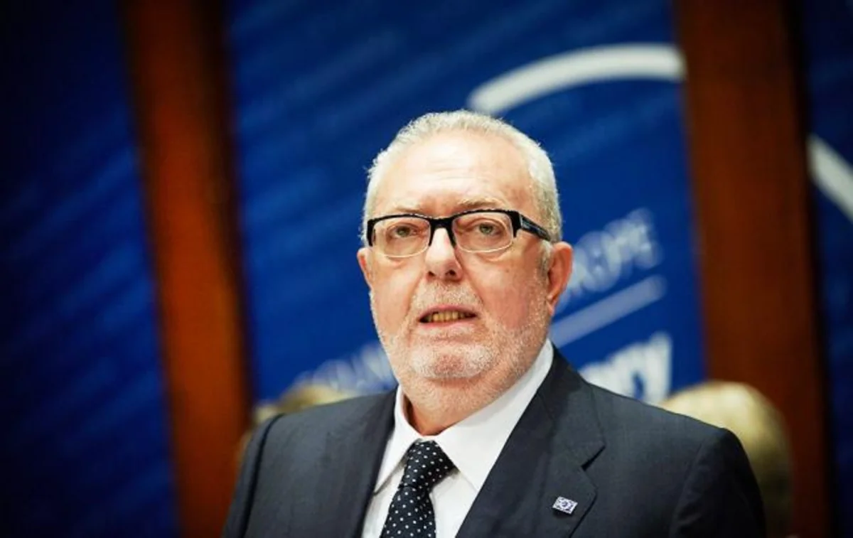 Pedro Aqramunt Avropa Xalq Partiyasından xaric edilib