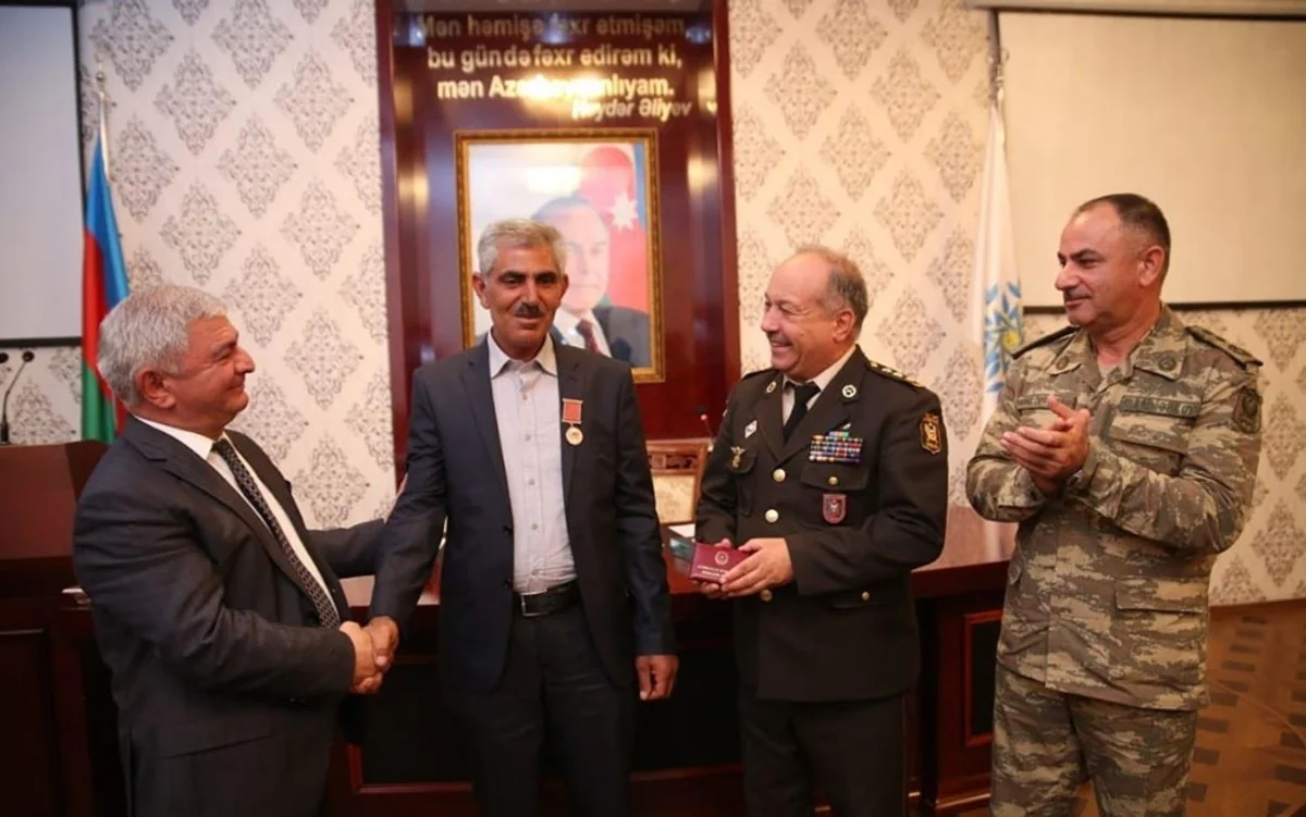 Müharibə veteranına “Hərbi xidmətlərə görə” medalı təqdim olunub - FOTO