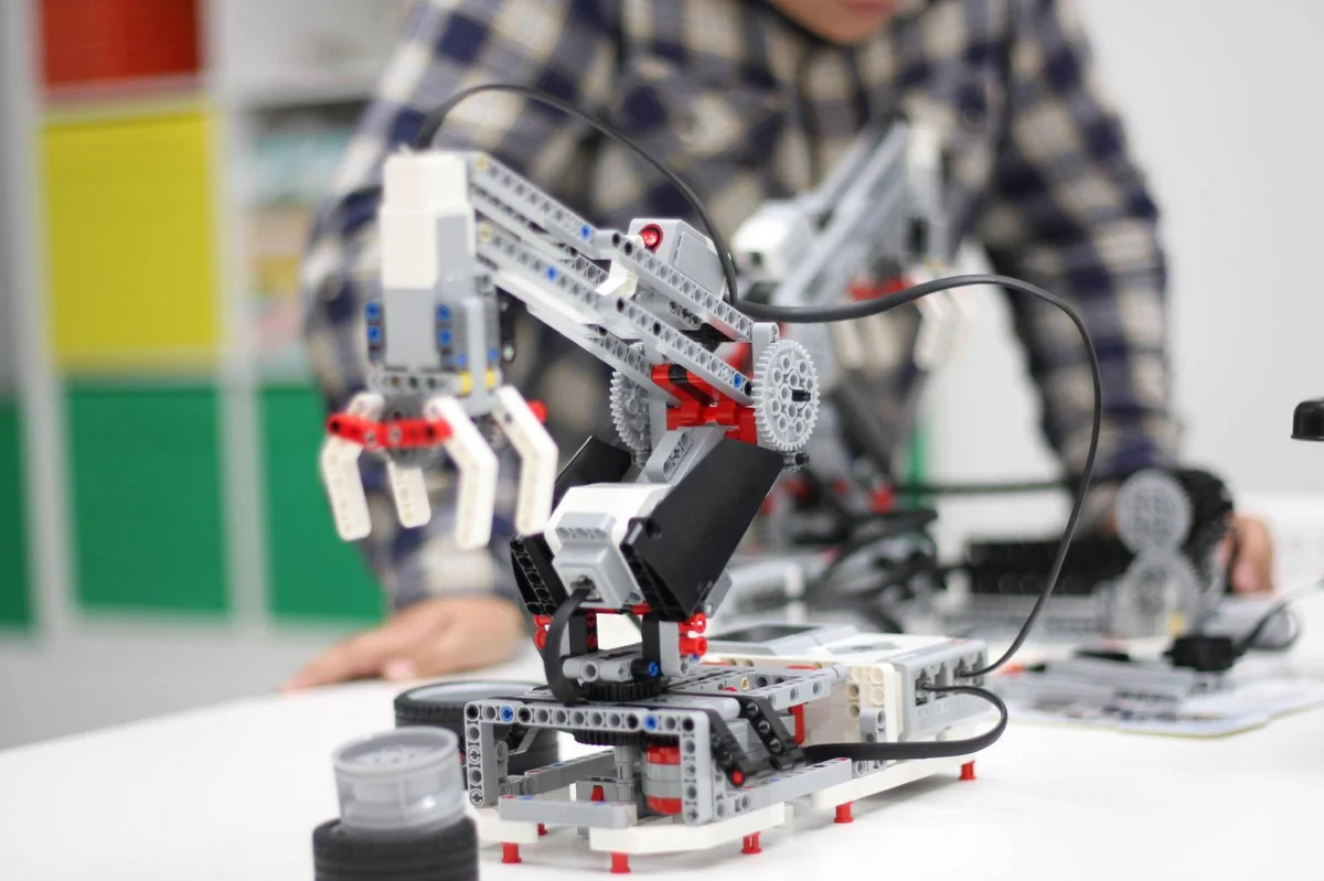 BHOS teams become winners of 3rd Robot Olympiad
