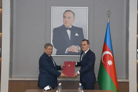 Ceyhun Bayramov  Misirin Azərbaycanda yeni səfiri ilə görüşüb