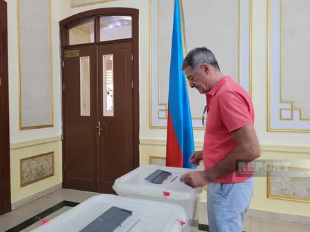 Məntəqə sədri: 90 yaşlı vətəndaşın səsverməyə gəlməsi seçki fəallığını təsdiq edir