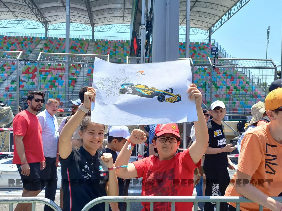 Bakıda azyaşlı azarkeşlər Formula 1 pilotlarına dəstək olublar