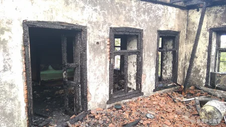 В Лянкяране загорелся двухэтажный дом, пострадала 70-летняя женщина