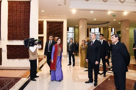 President Ilham Aliyev views Turkmen national carpet museum