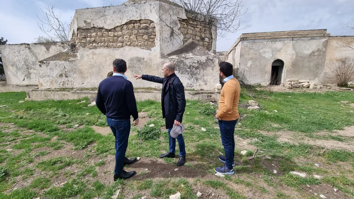 Делегация Израиля ознакомилась с разрушенными армянами памятниками в Агдаме