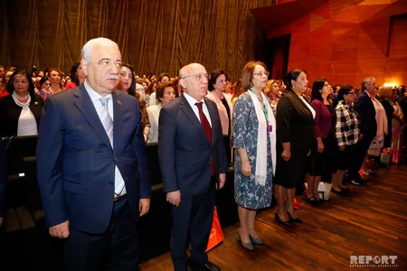 “Azərbaycan qadınına seçki hüququnun verilməsinin 100 illiyinə həsr olunmuş Qadınların V Forumu başlayıb