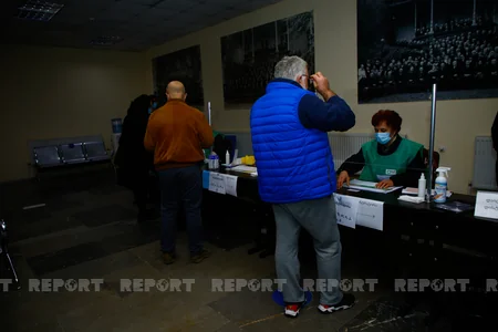 Tbilisi sakinləri mer seçir – FOTOREPORTAJ