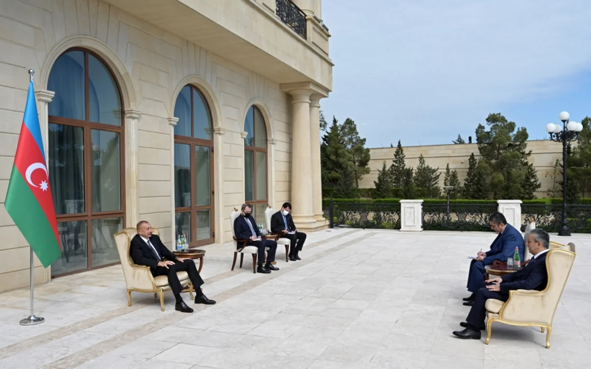 Prezident Özbəkistanın yeni səfirinin etimadnaməsini qəbul edib
