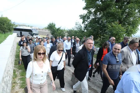 Xarici diplomatlar Şuşada Üzeyir Hacıbəyovun ev-muzeyində olublar