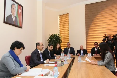 Əbülfəs Qarayev Salyanda vətəndaşları qəbul edib