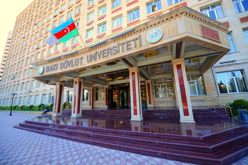 BDU-nun dekan müavini məhkəmədə ifadə verib: Tələbəni kimlərsə öyrədir