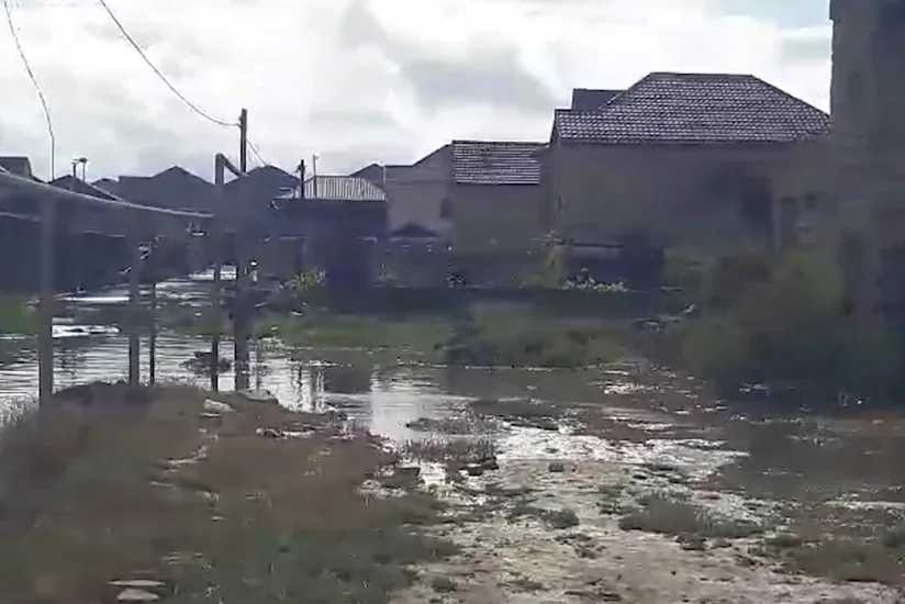 Bir sıra fərdi yaşayış evlərinin həyətlərini su basıb