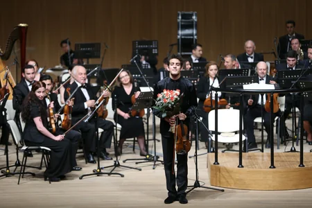​Heydər Əliyev Mərkəzində Elvin Qəniyevin iştirakı ilə klassik musiqi gecəsi keçirilib