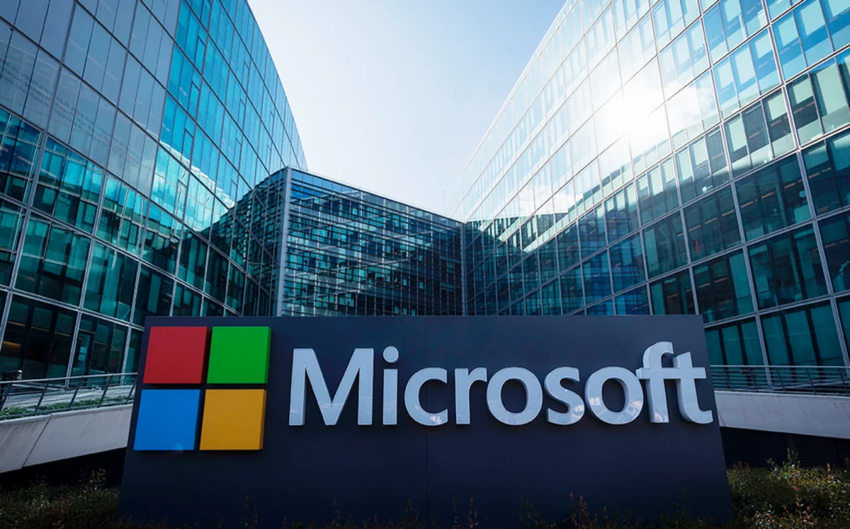 “Microsoft”un bazar dəyəri ilk dəfə 2 trilyon dolları keçib