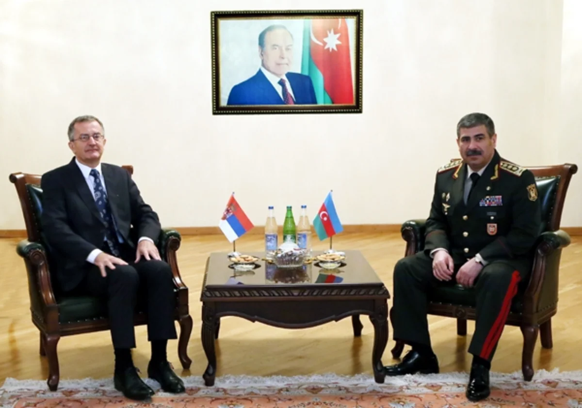 ​Azərbaycanın müdafiə naziri iki ölkənin səfirini qəbul edib
