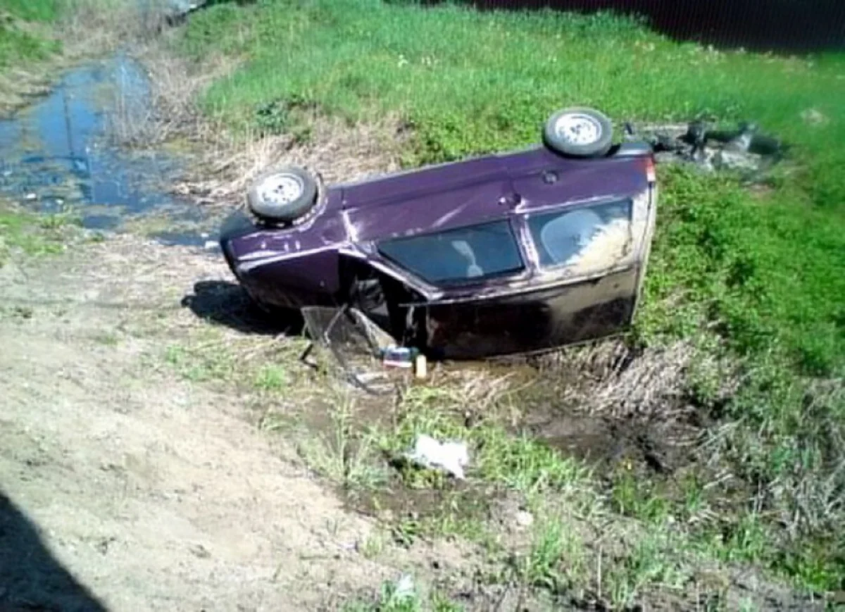 Salyanda avtomobil aşıb, 1 ailənin 4 üzvü yaralanıb