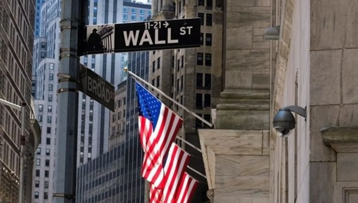 US stock indices rose following statements by Fed officials