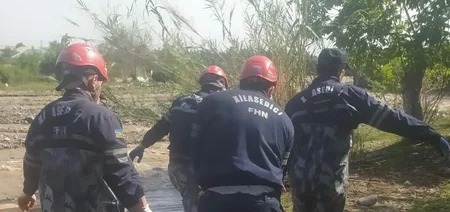 Gəncədə su basmış yerlərdən suyun çəkilərək kənarlaşdırılması işləri davam etdirilir - RƏSMİ