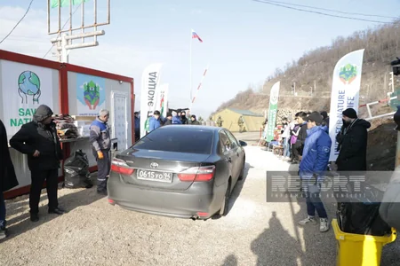 Russian peacekeepers' car passes freely through Khankandi-Lachin road again