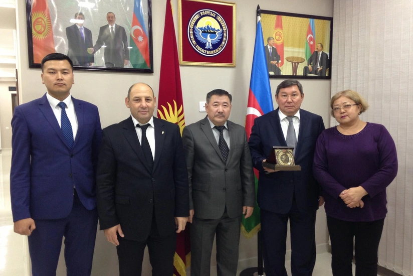 Глава дипмиссии Кыргызстана в Азербайджане удостоен высокой награды