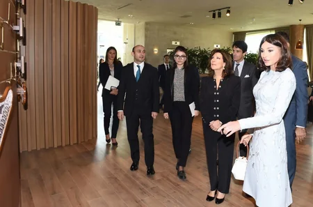 Birinci vitse-prezident Mehriban Əliyeva İtaliya Senatının sədri ilə görüşüb