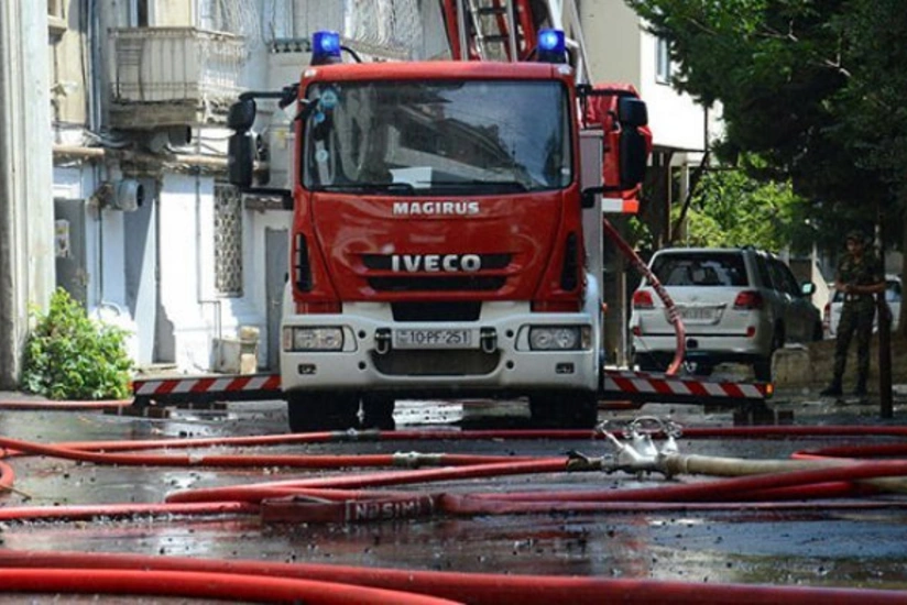 Bakıda 16 mərtəbəli yaşayış binası yanır