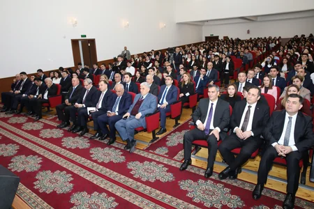 Bir qrup tələbəyə adlı təqaüd verilib