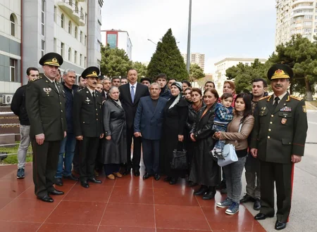 Supreme Commander-in-Chief Ilham Aliyev visits wounded servicemen at Central Military Clinical Hospital