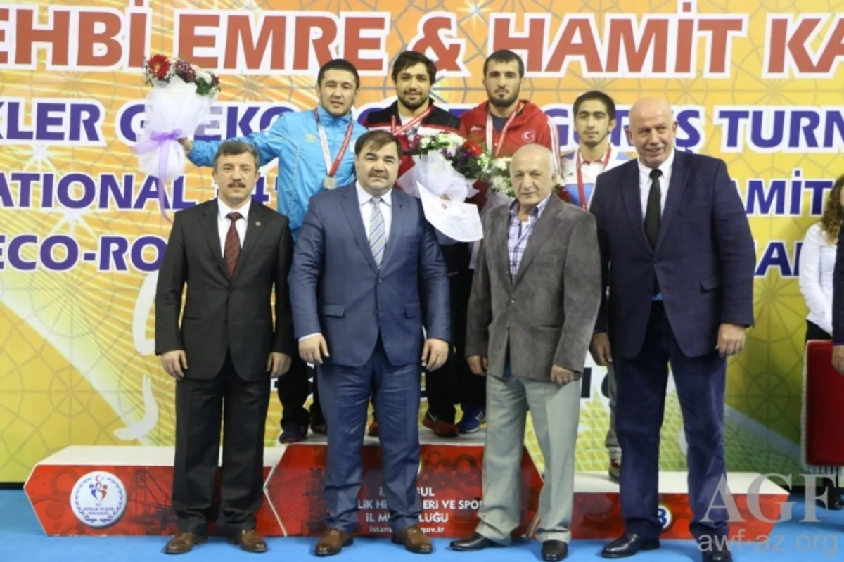 ​Azərbaycan güləşçiləri Türkiyədə 2 medal qazanıb