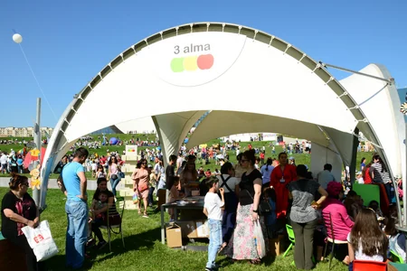 Heydər Əliyev Mərkəzinin parkında Uşaq festivalı keçirilib