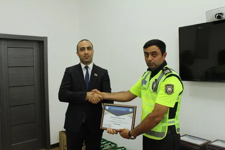 Narkoman sürücülərə qarşı mübarizədə fərqlənən yol polislərinə mükafat verilib