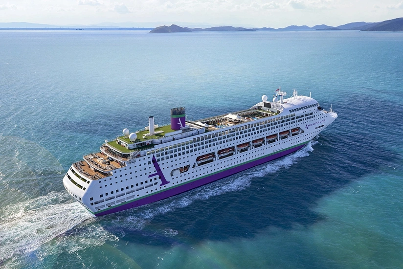 Cruise ship with 1,500 passengers stuck in Barcelona